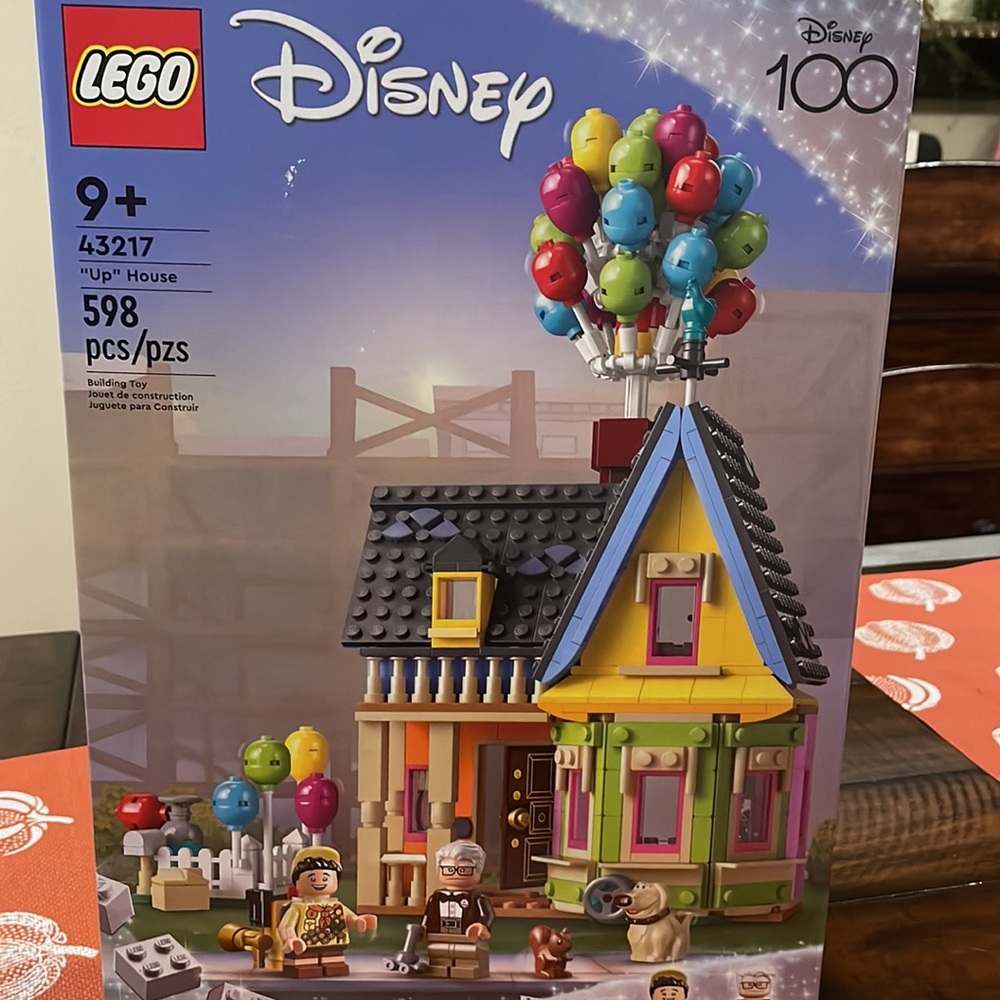 DISNEY UP LEGO SET